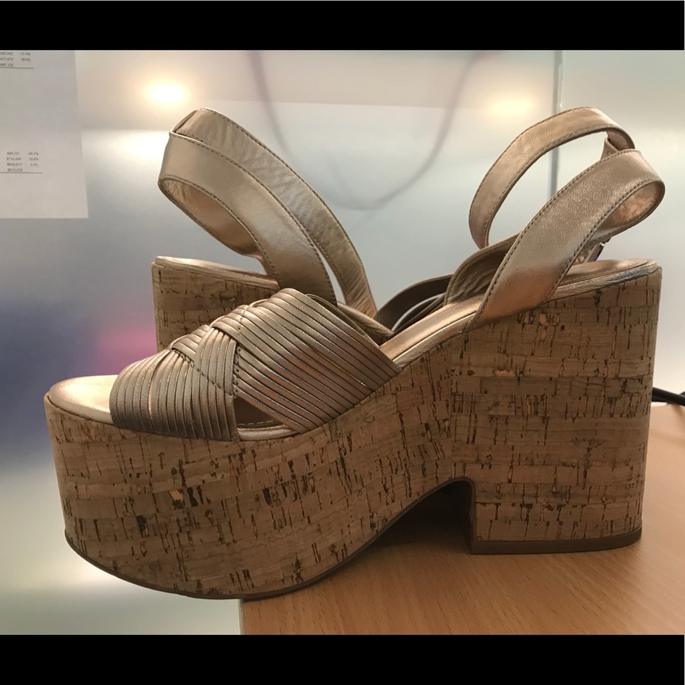 SALE🔥Sigerson Morrison Gold Cork Platform Sandal